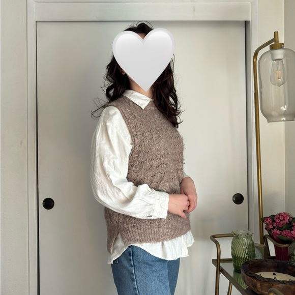 Tan knit sweater vest - Picture 2 of 4